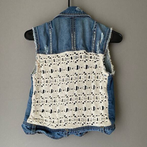 Free People sz XS boho blue jean‎ distressed Crocheted denim vest - Picture 7 of 10